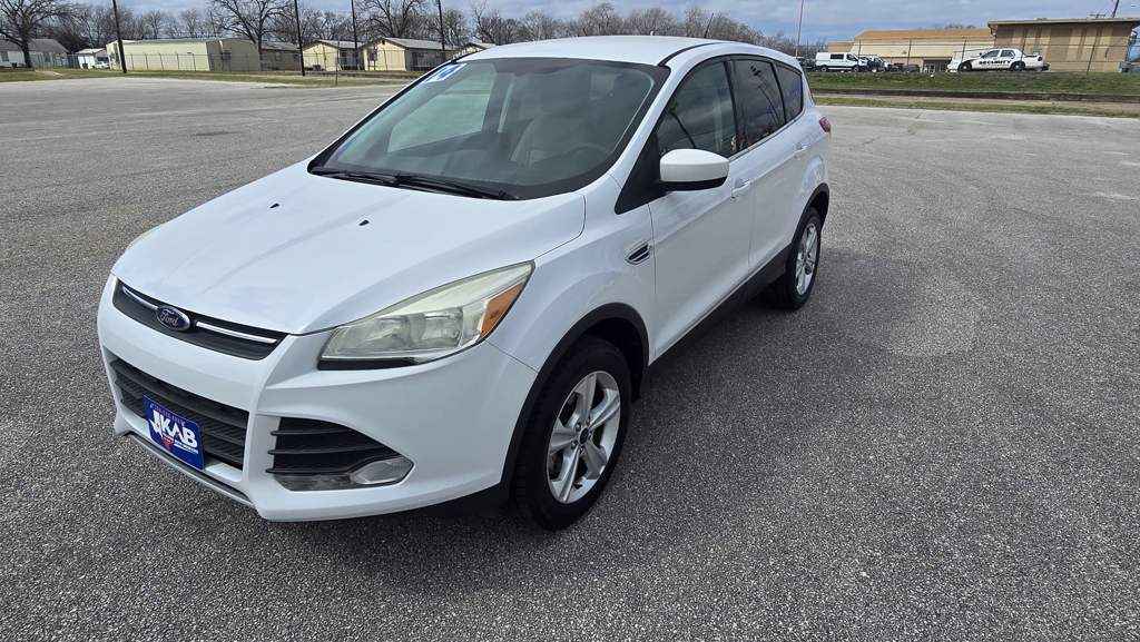 2014 Ford Escape SE Compact CUV in a professional finish featuring a 1.6L I4 EcoBoost engine and verified one-owner status.