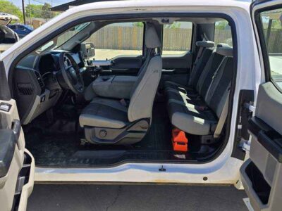 Verified manufacturing tag for the 2017 Ford F-150 XL, detailing the 6,900 LBS GVWR.