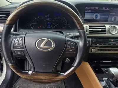 2014 Lexus LS 460